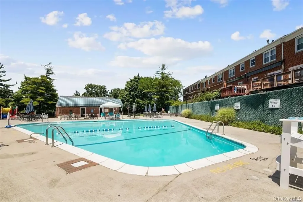 6239 Douglaston Parkway Douglaston NY 11362