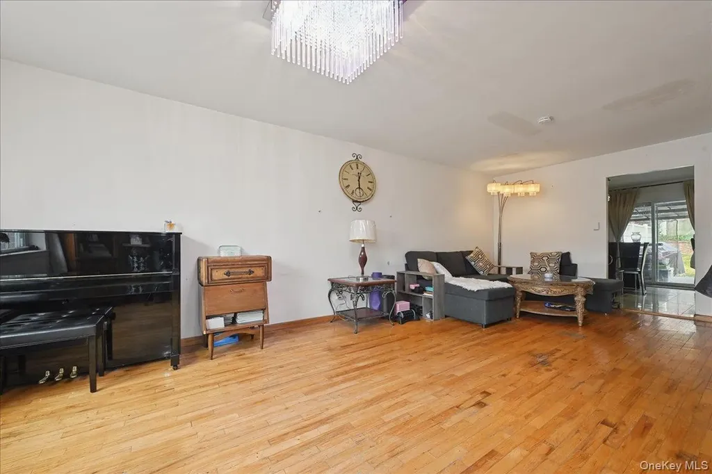6239 Douglaston Parkway Douglaston NY 11362