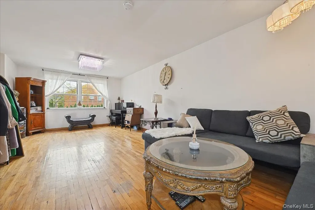 6239 Douglaston Parkway Douglaston NY 11362