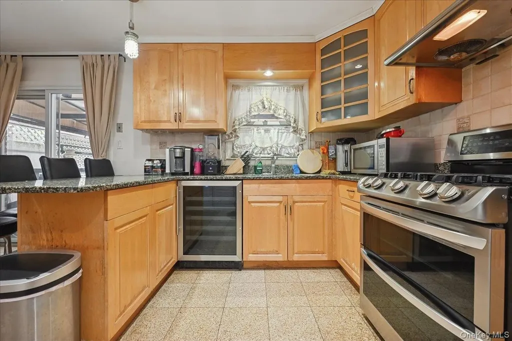 6239 Douglaston Parkway Douglaston NY 11362