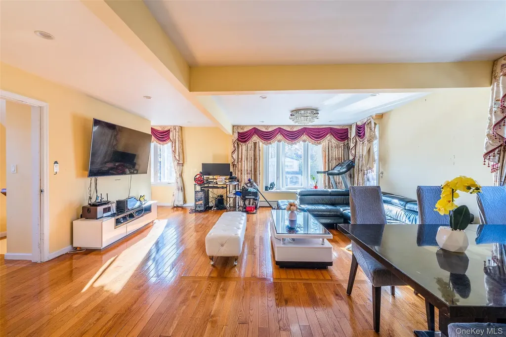 24563 61st Avenue Little Neck NY 11362