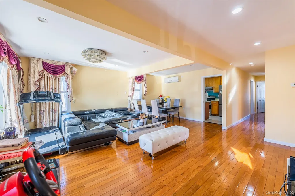 24563 61st Avenue Little Neck NY 11362