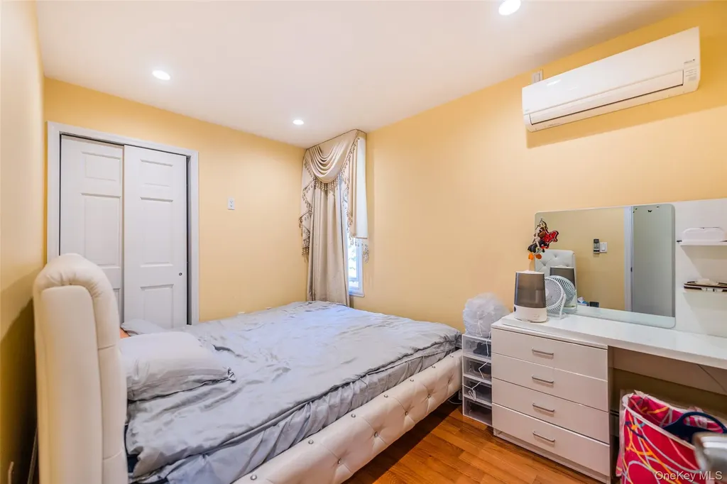 24563 61st Avenue Little Neck NY 11362