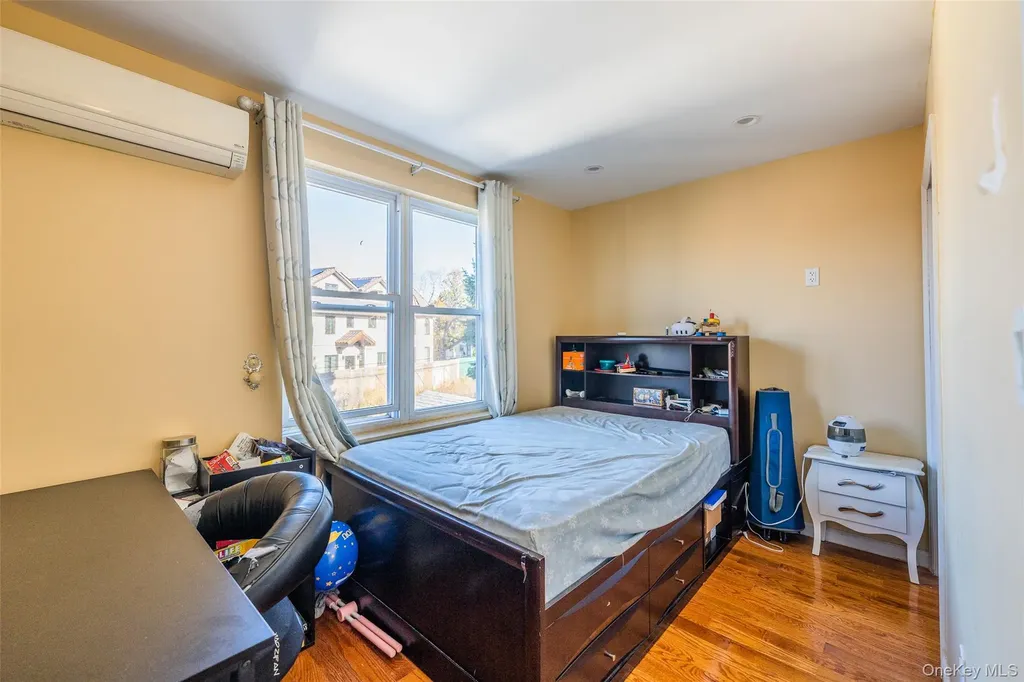 24563 61st Avenue Little Neck NY 11362