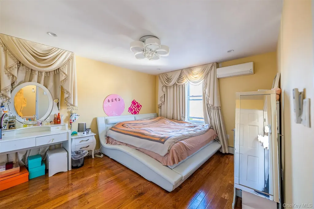 24563 61st Avenue Little Neck NY 11362
