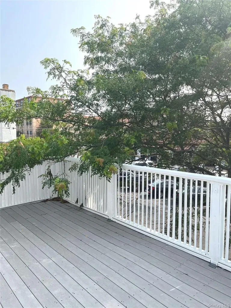 307 Magnolia Boulevard Long Beach NY 11561