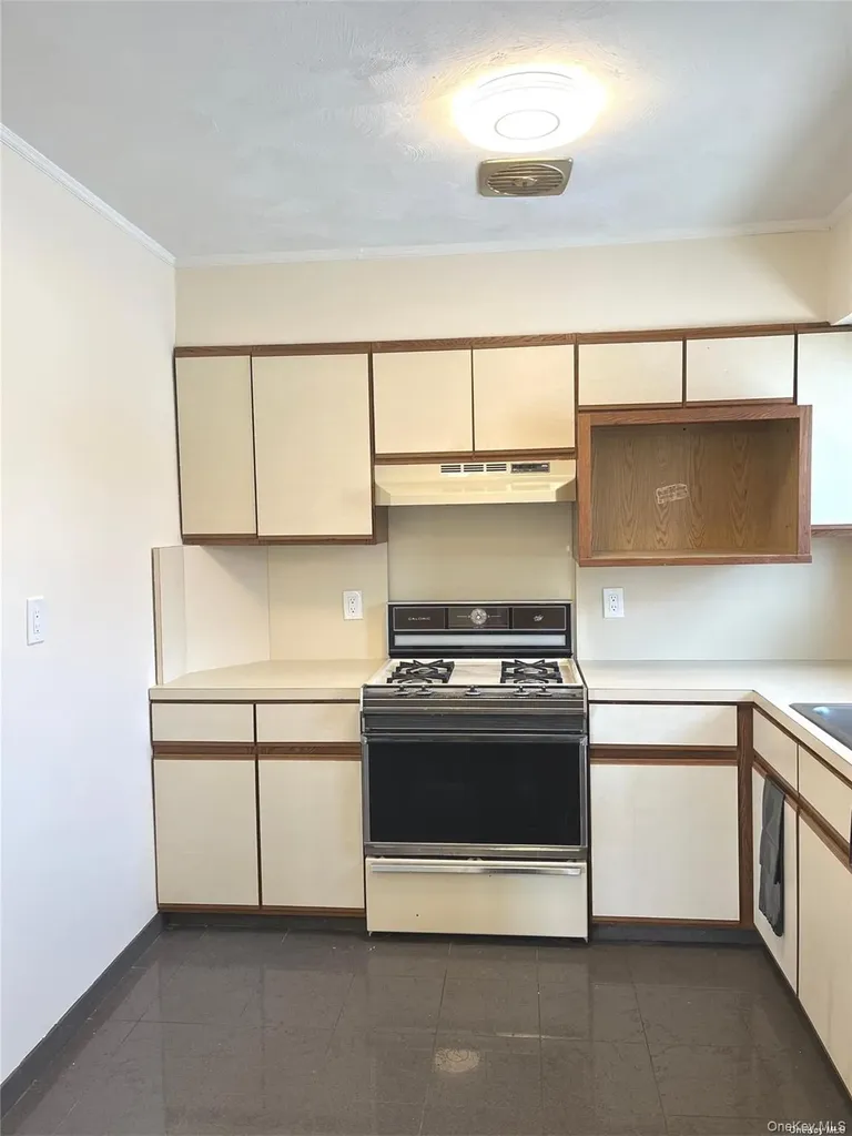 307 Magnolia Boulevard Long Beach NY 11561