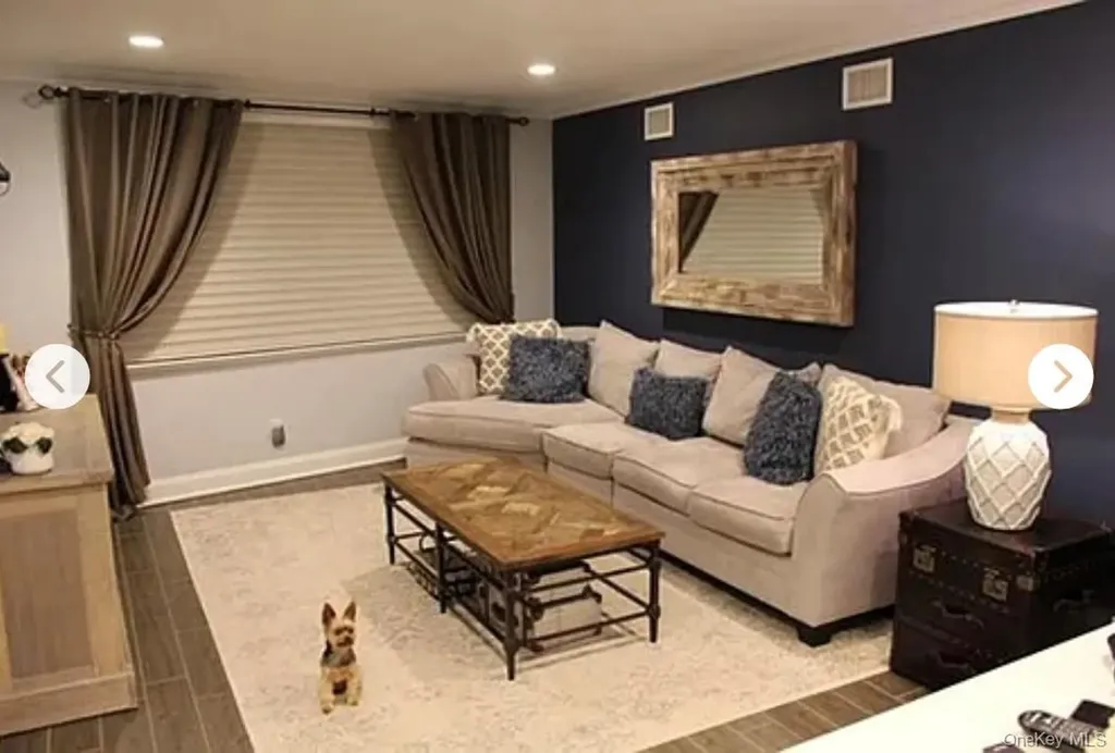 7845 79th Place Glendale NY 11385