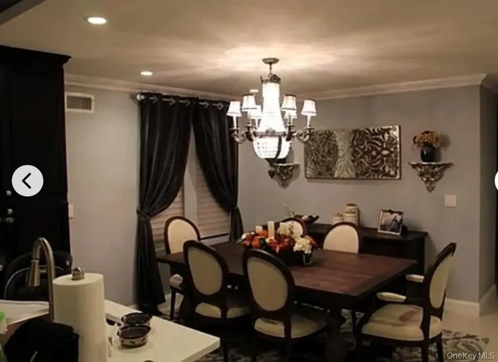7845 79th Place Glendale NY 11385