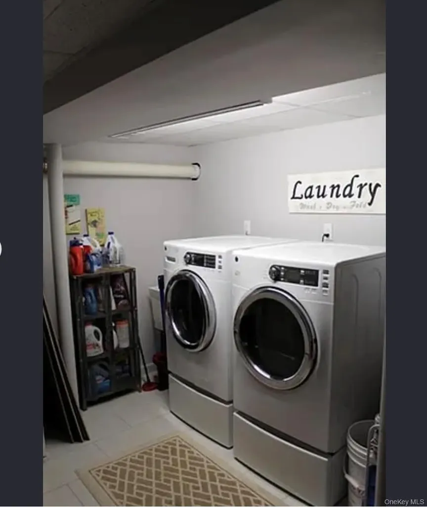 7845 79th Place Glendale NY 11385