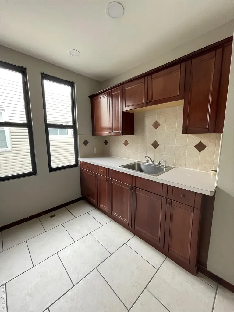 7845 79th Place Glendale NY 11385