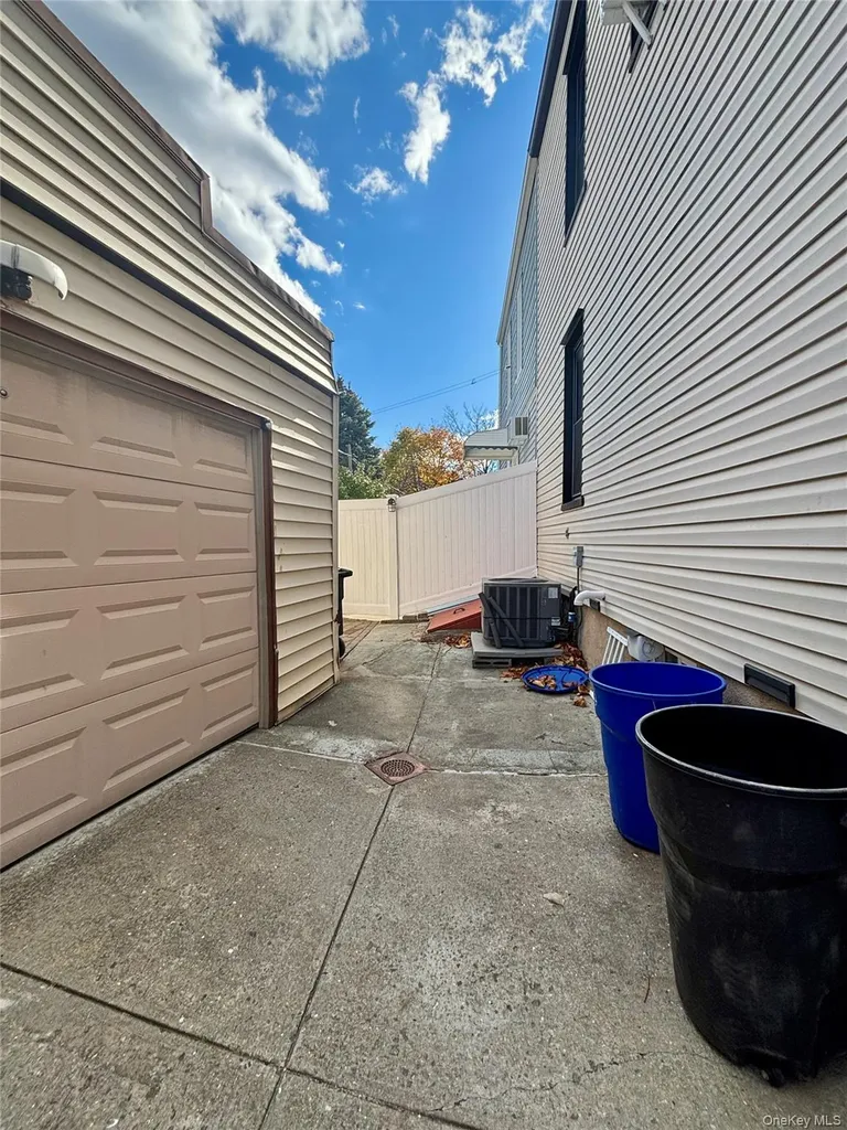 7845 79th Place Glendale NY 11385