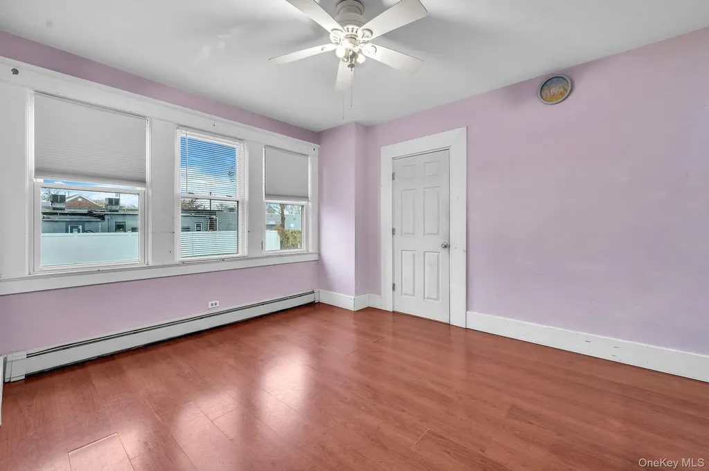 4 3rd Avenue East Islip NY 11730