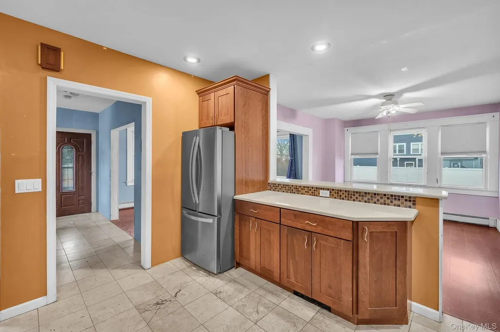 4 3rd Avenue East Islip NY 11730