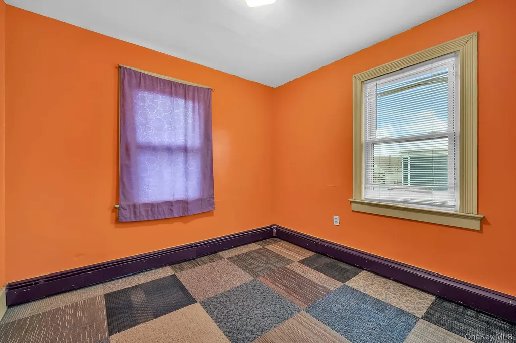4 3rd Avenue East Islip NY 11730