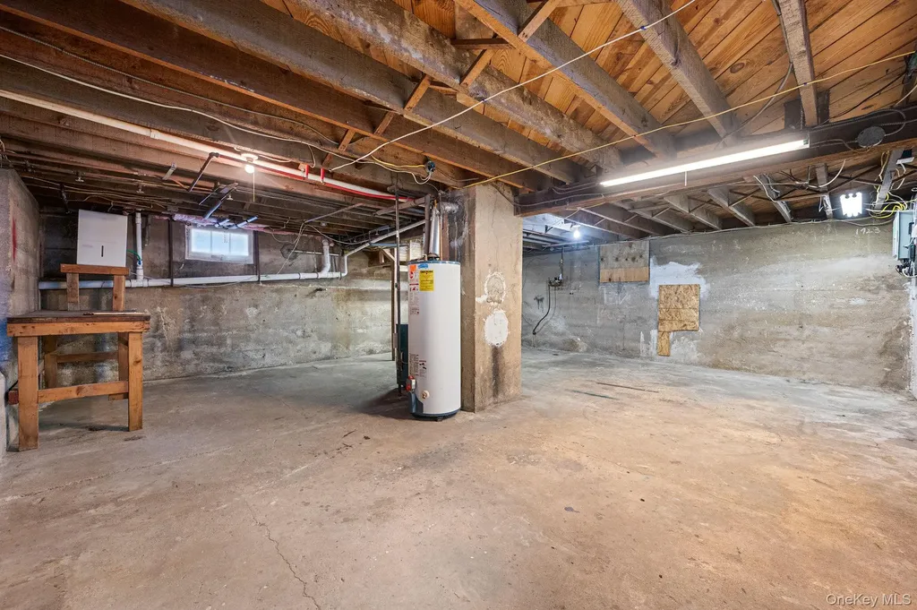 4 3rd Avenue East Islip NY 11730