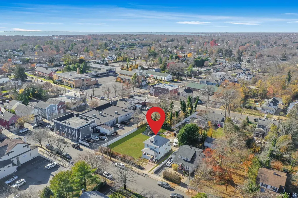 4 3rd Avenue East Islip NY 11730