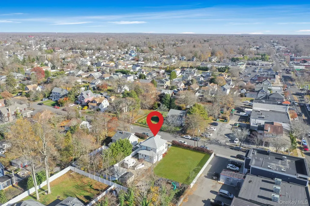 4 3rd Avenue East Islip NY 11730