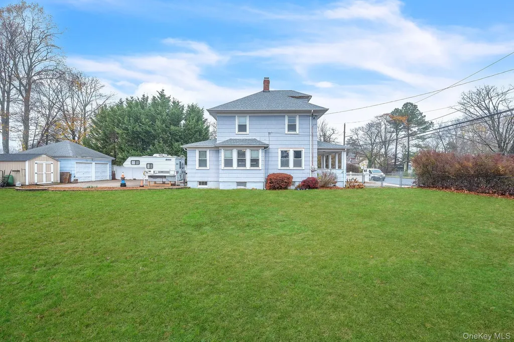 4 3rd Avenue East Islip NY 11730