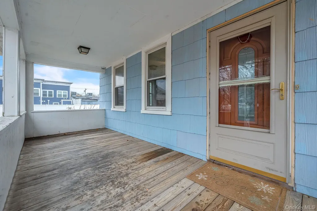 4 3rd Avenue East Islip NY 11730