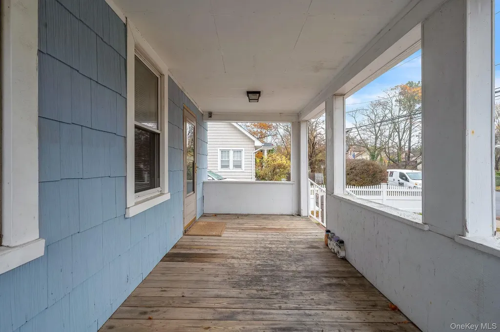 4 3rd Avenue East Islip NY 11730