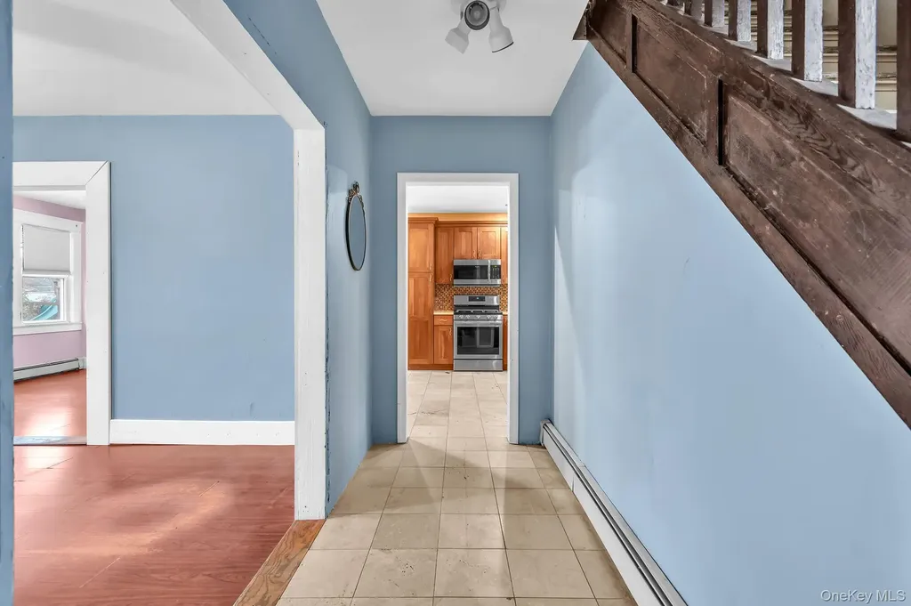 4 3rd Avenue East Islip NY 11730