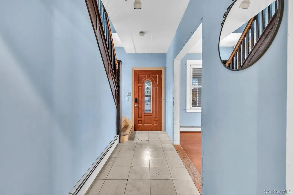 4 3rd Avenue East Islip NY 11730