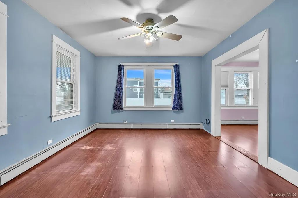4 3rd Avenue East Islip NY 11730