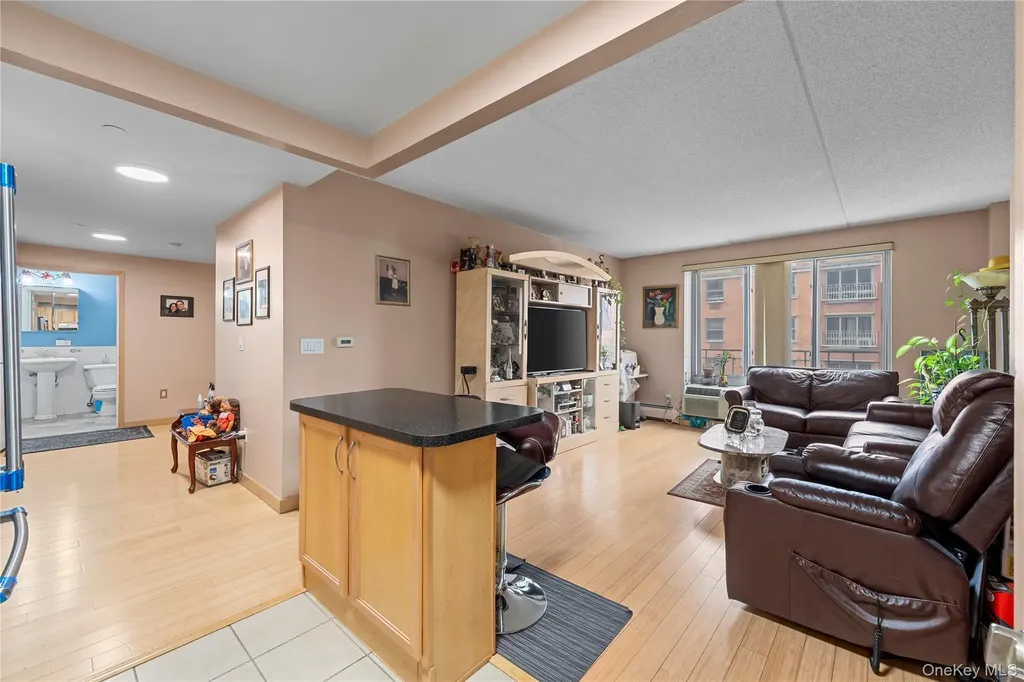 3044 3rd Avenue Bronx NY 10451