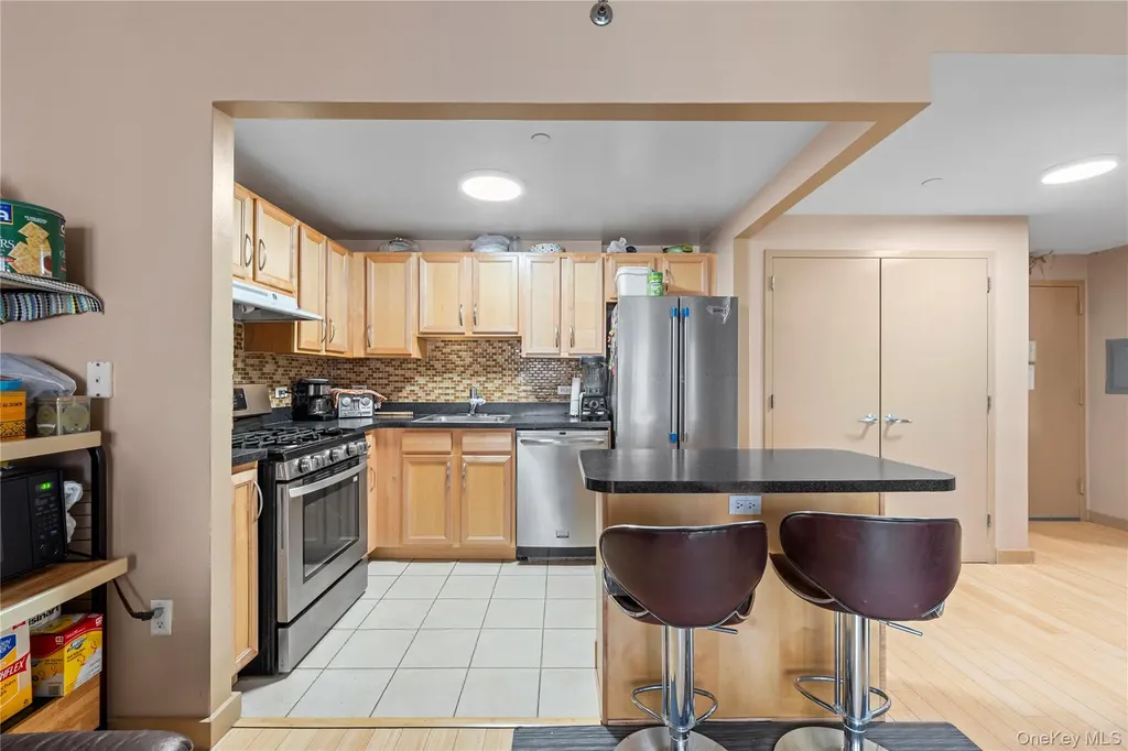 3044 3rd Avenue Bronx NY 10451