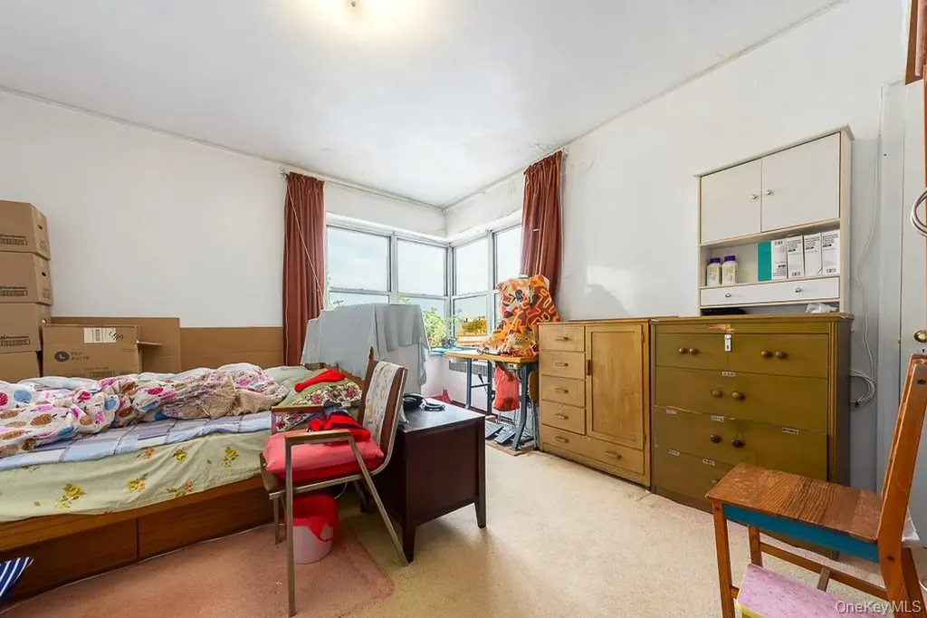 111-50 75th Forest Hills NY 11375