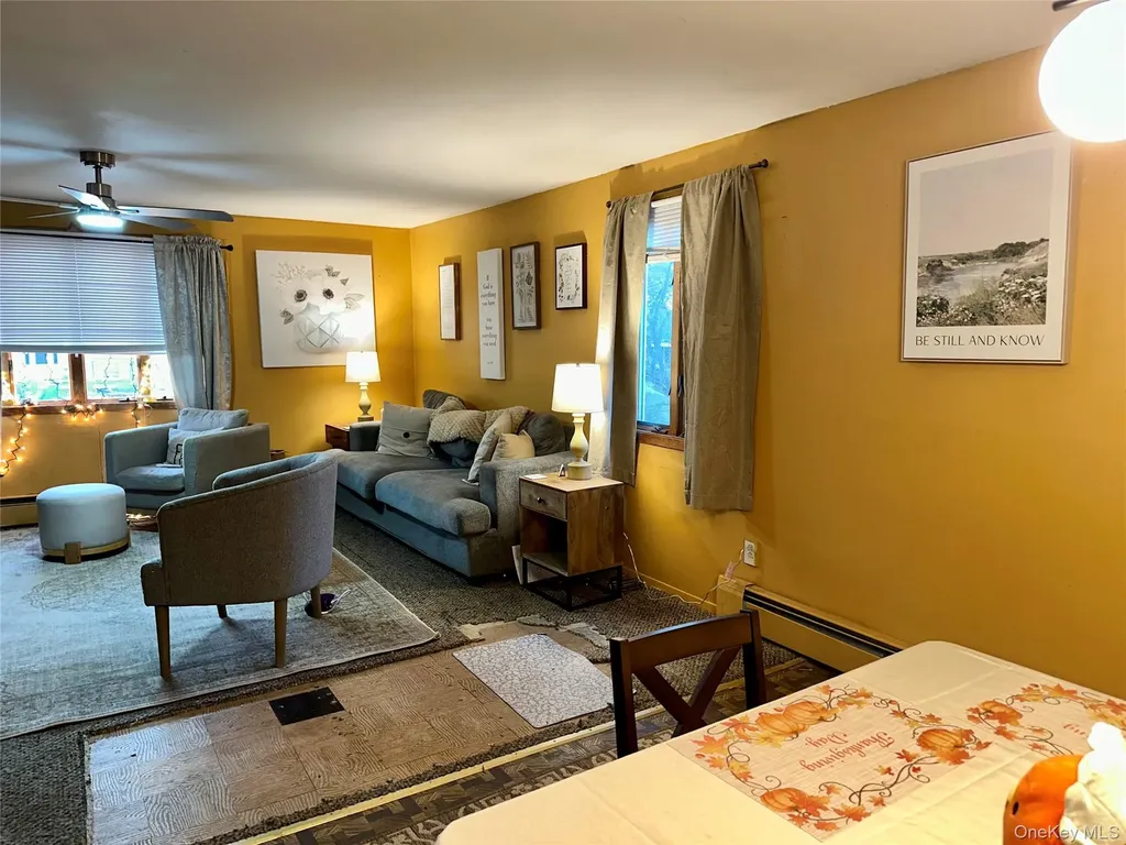 27 Wedgewood Drive Coram NY 11727
