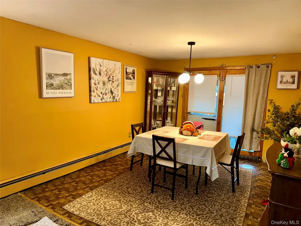 27 Wedgewood Drive Coram NY 11727