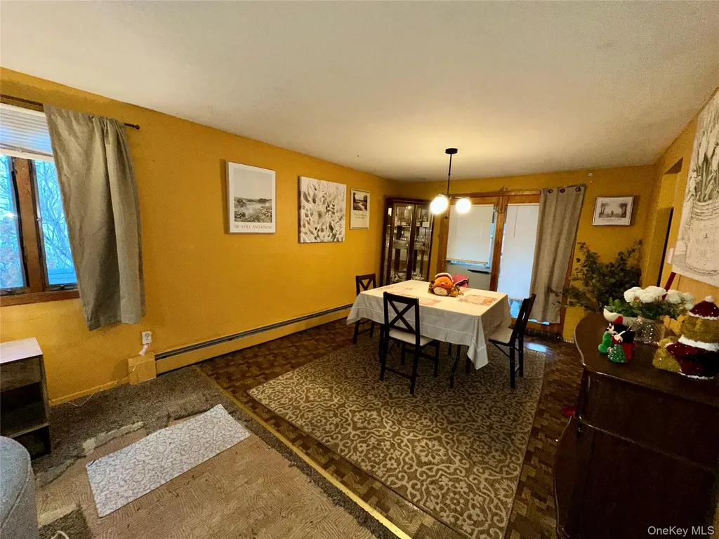 27 Wedgewood Drive Coram NY 11727