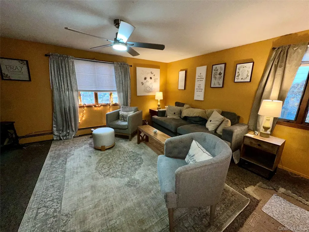 27 Wedgewood Drive Coram NY 11727