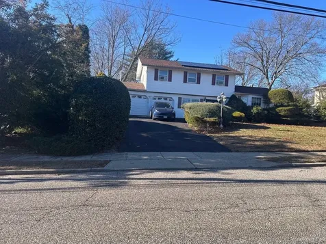 65 Landscape Drive Wheatley Heights NY 11798