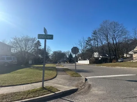 65 Landscape Drive Wheatley Heights NY 11798