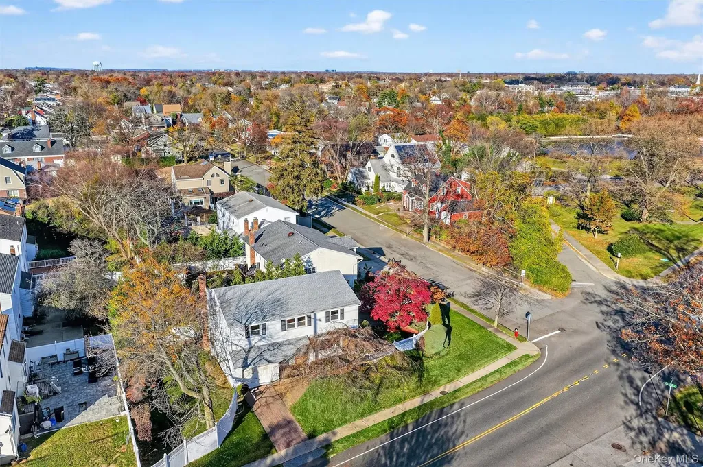 603 Foxhurst Road Baldwin NY 11510