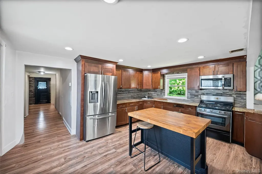 1113 Joselson Avenue Bay Shore NY 11706