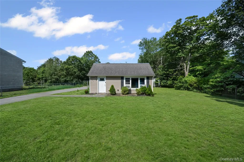 1113 Joselson Avenue Bay Shore NY 11706