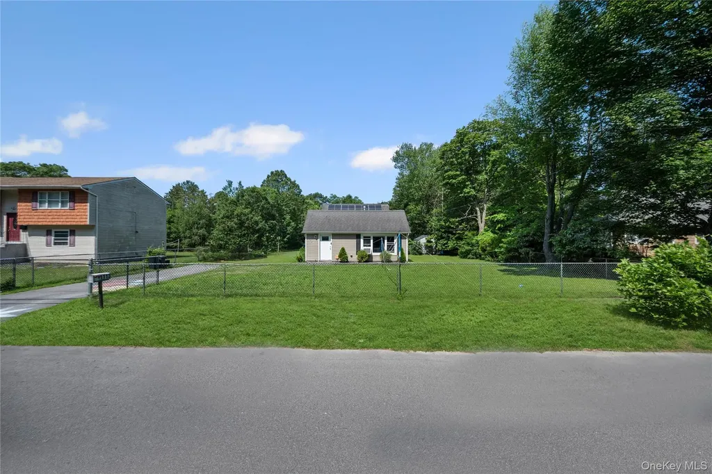 1113 Joselson Avenue Bay Shore NY 11706
