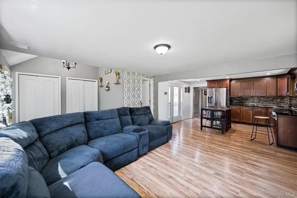 1113 Joselson Avenue Bay Shore NY 11706