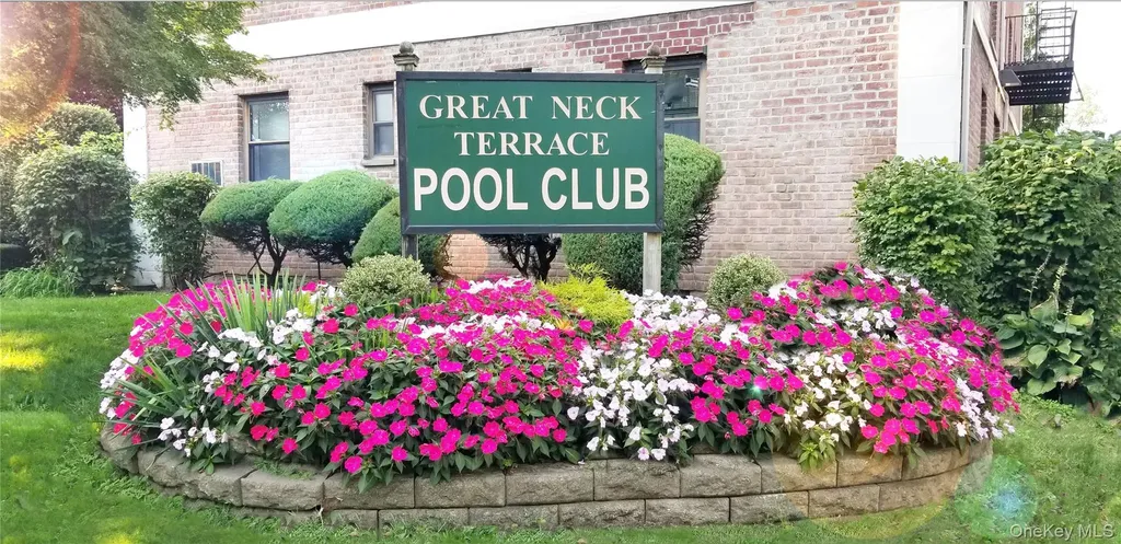 6 West Mill Drive Great Neck NY 11021