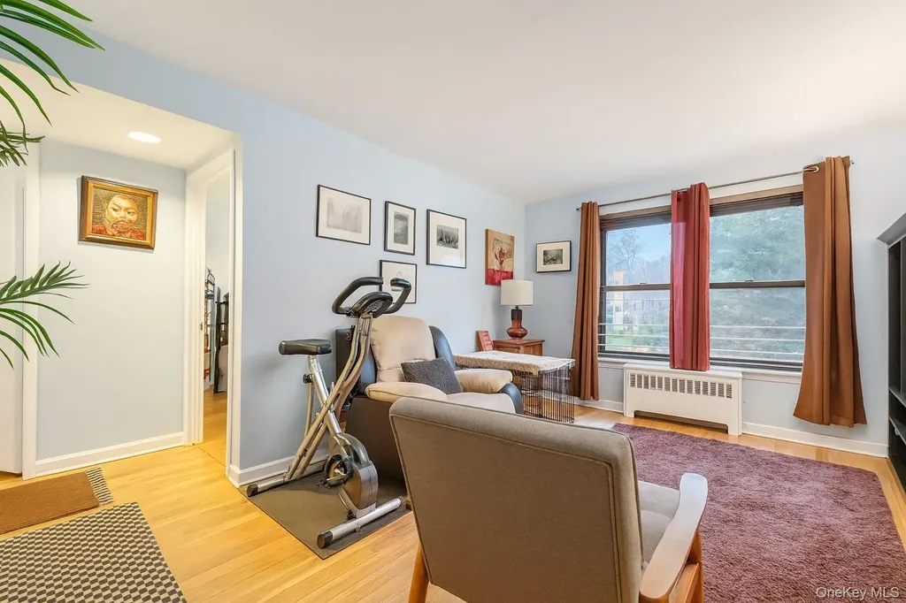 6 West Mill Drive Great Neck NY 11021