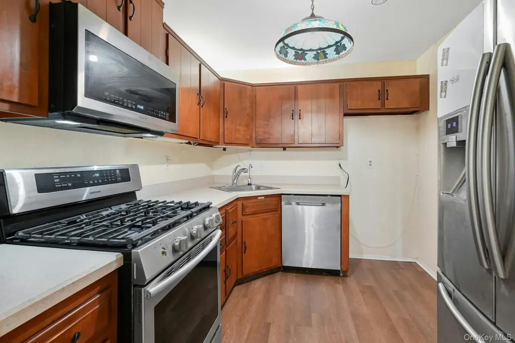 66 Parkside Drive Suffern NY 10901