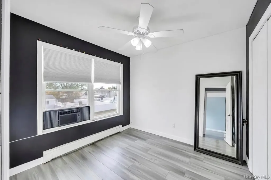 297 Catskill Avenue Lindenhurst NY 11757