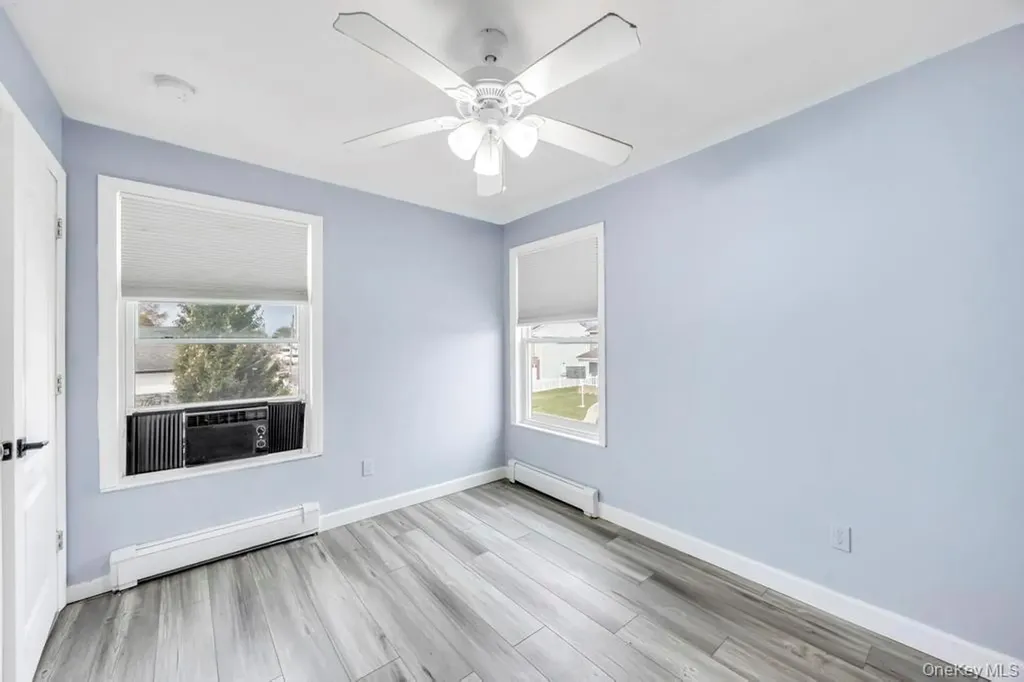297 Catskill Avenue Lindenhurst NY 11757