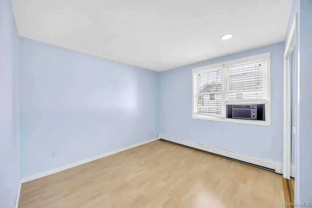 297 Catskill Avenue Lindenhurst NY 11757