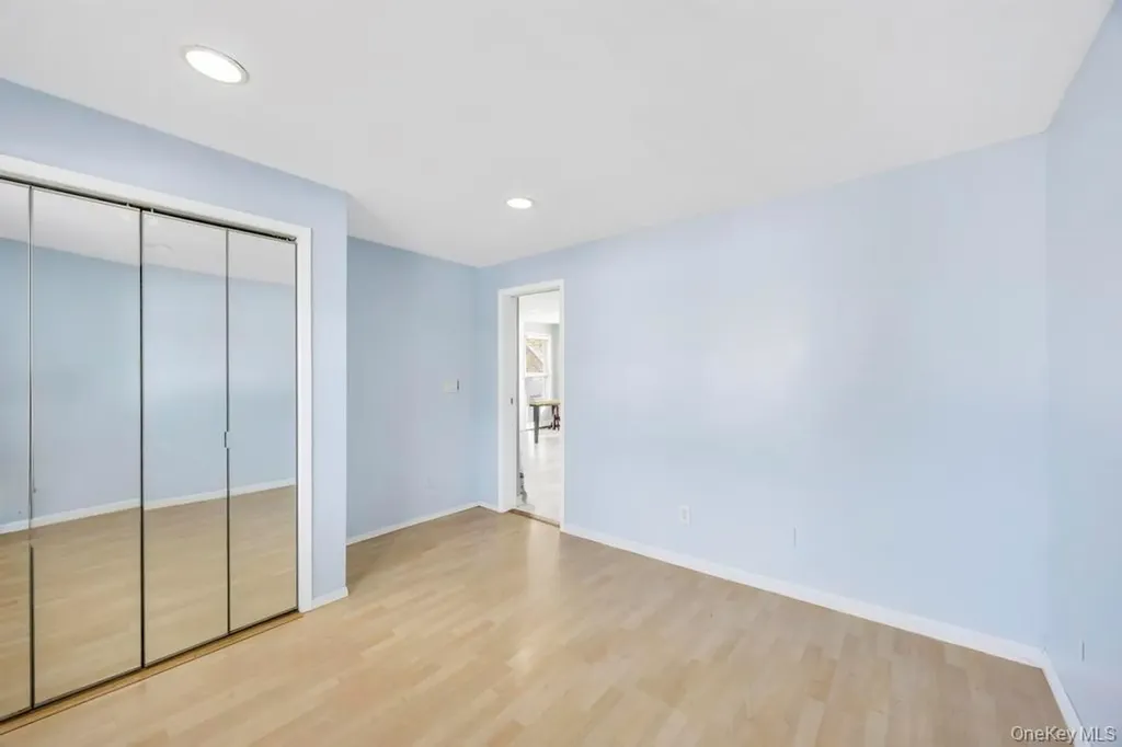 297 Catskill Avenue Lindenhurst NY 11757