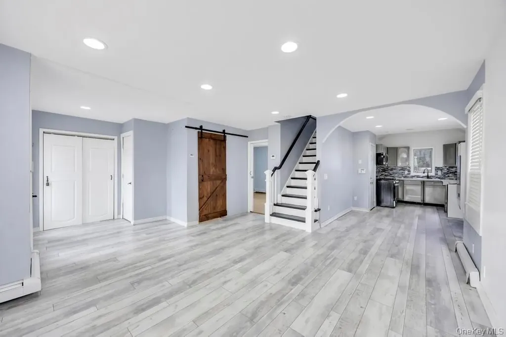 297 Catskill Avenue Lindenhurst NY 11757